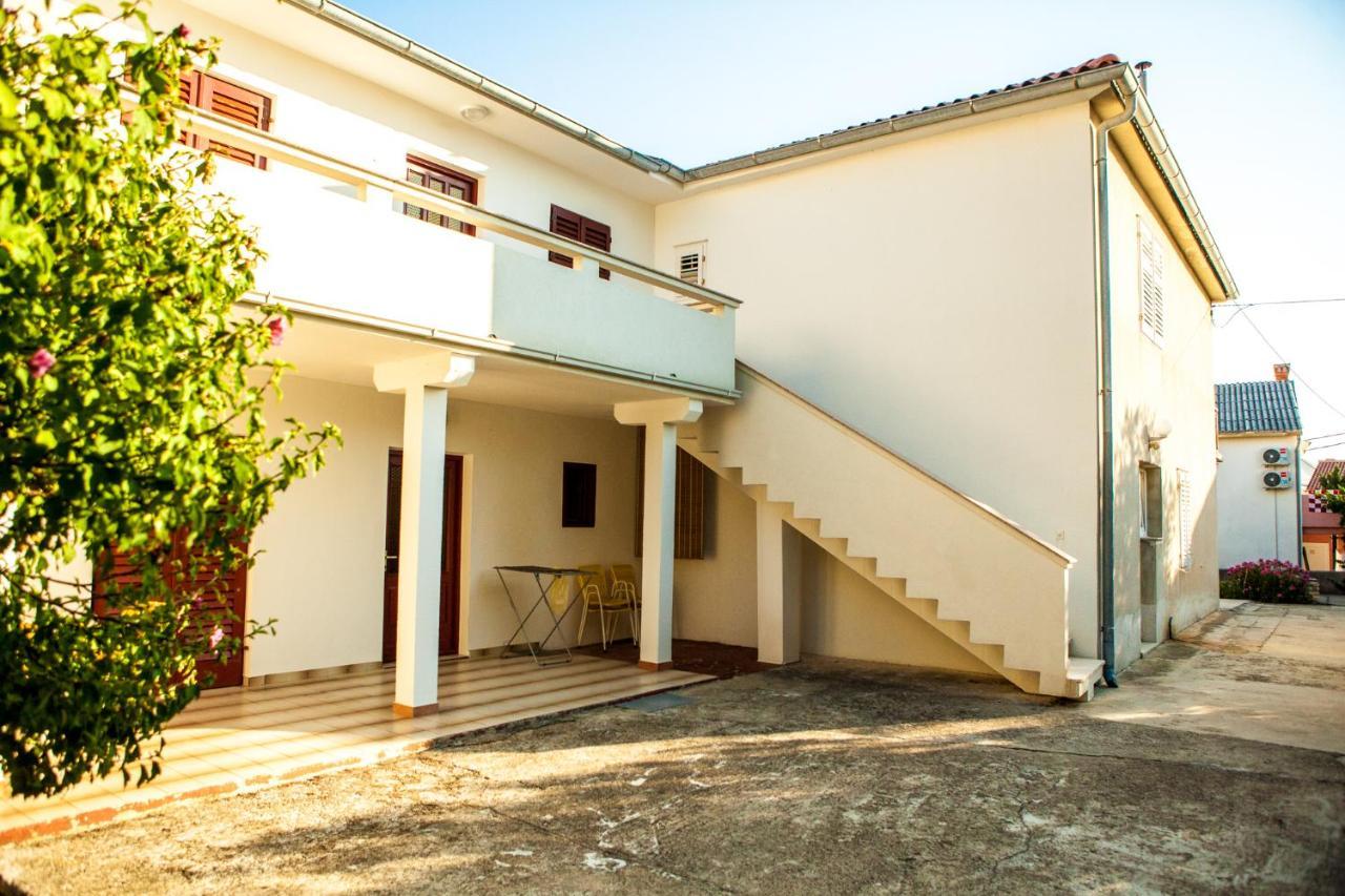 Apartments Alma Новаля Екстериор снимка