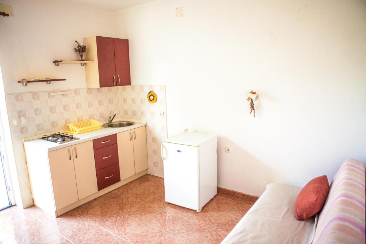 Apartments Alma Новаля Екстериор снимка