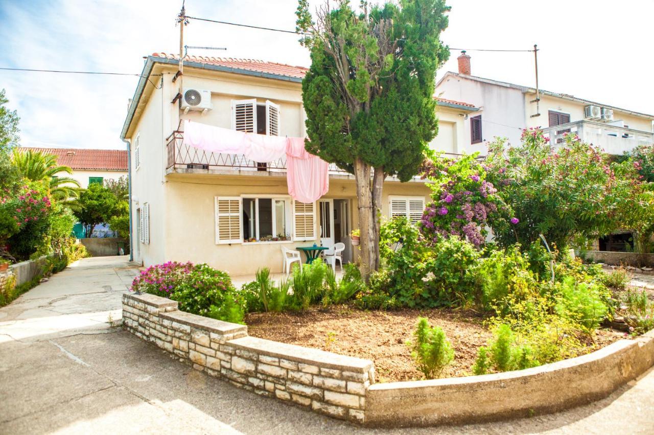 Apartments Alma Новаля Екстериор снимка