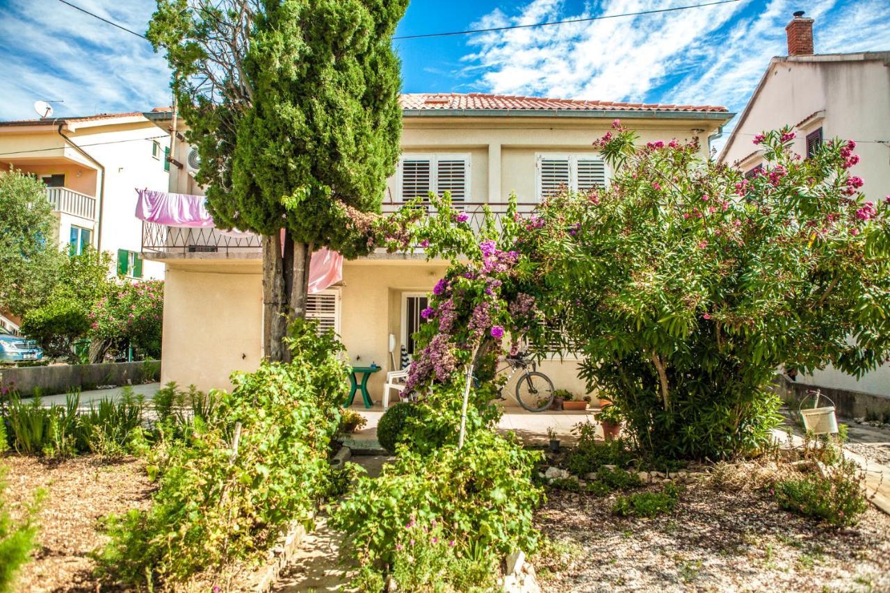 Apartments Alma Новаля Екстериор снимка