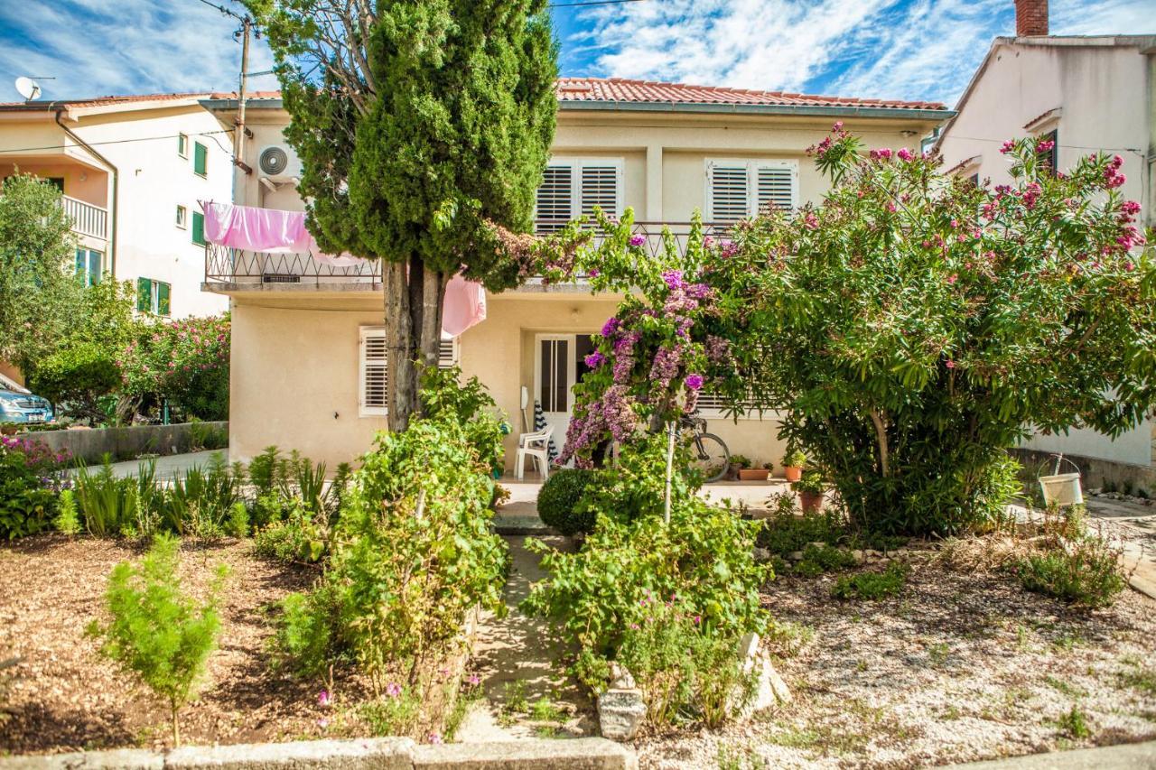 Apartments Alma Новаля Екстериор снимка