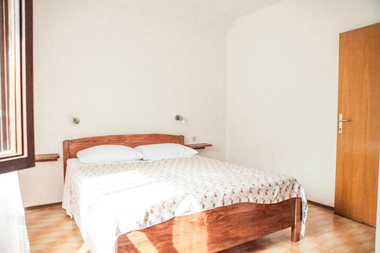 Apartments Alma Новаля Екстериор снимка