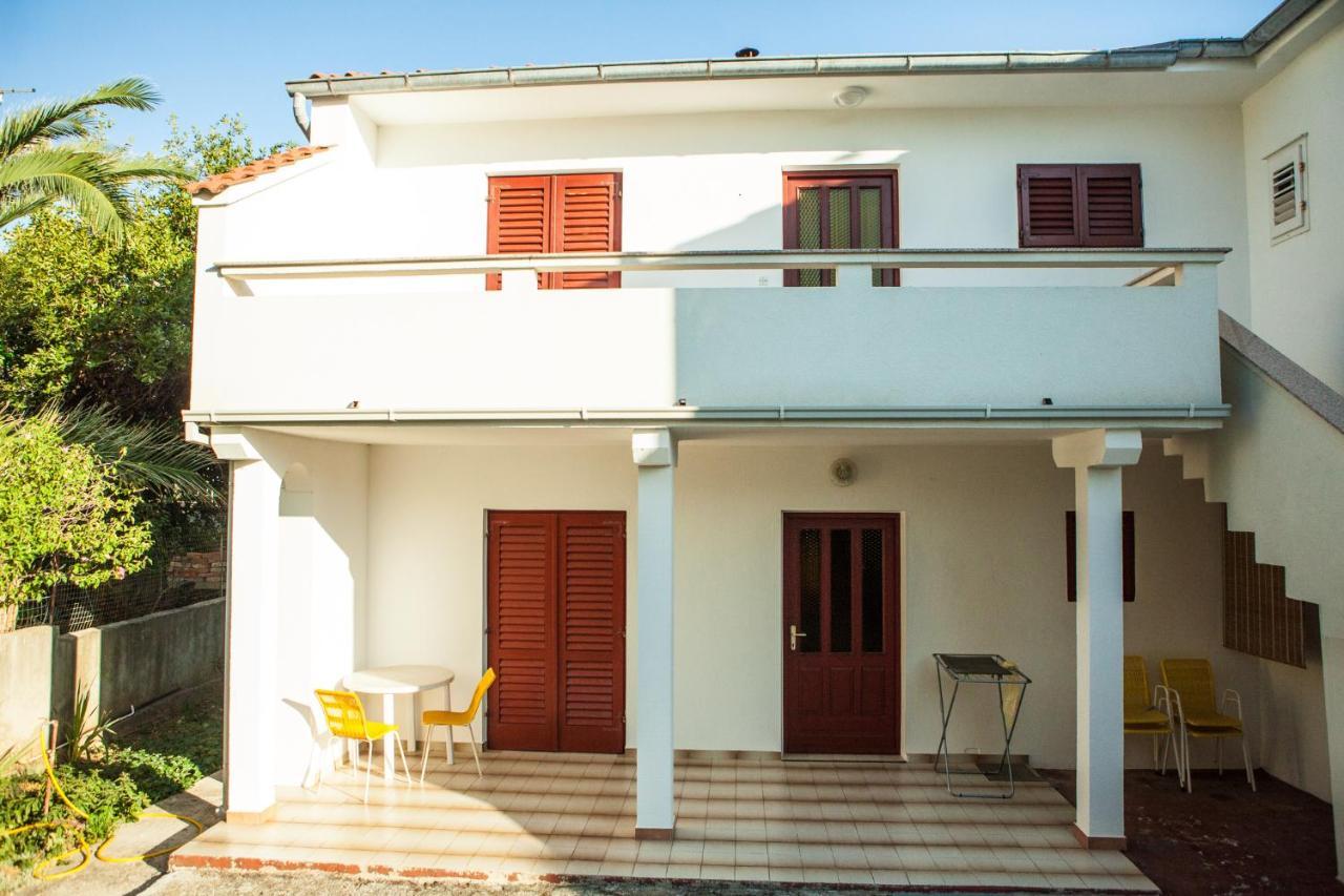 Apartments Alma Новаля Екстериор снимка